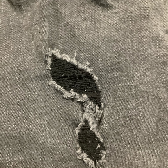 Levi’s 710 Super Skinny Black Distressed Jeans🦚 - Picture 7 of 12